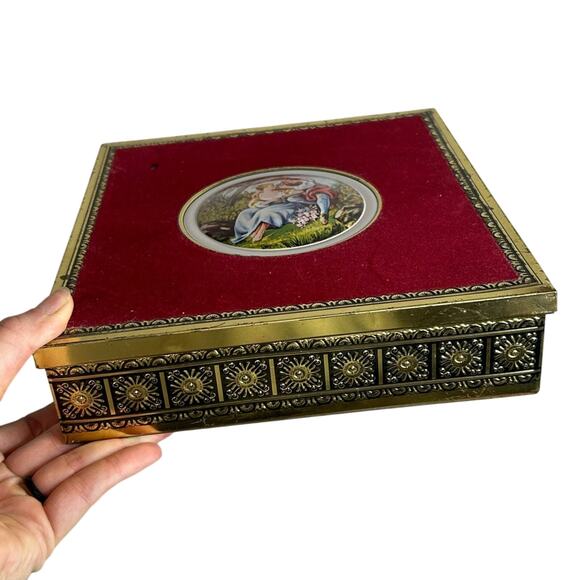 Vtg West Germany velvet embossed tin box gold tone red Colonial- 9x9x2.5 in - Picture 11 of 11